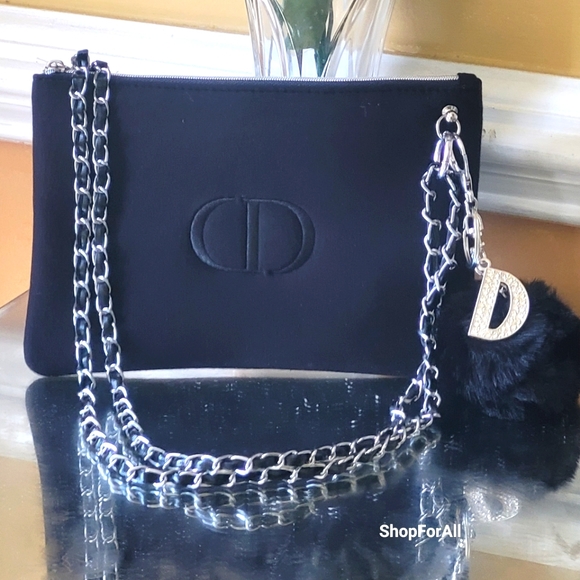 Dior - Picture 1 of 15